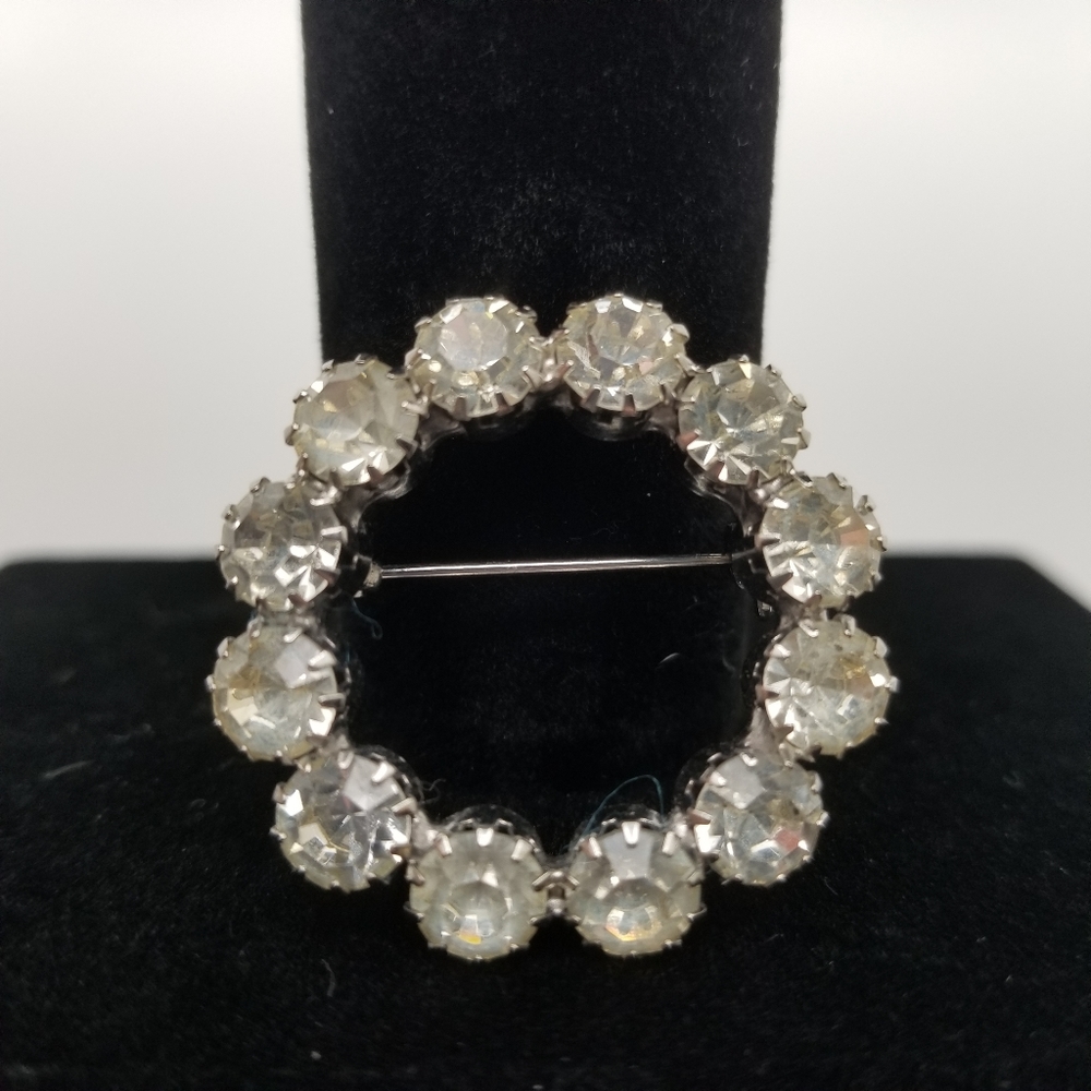 Vintage clear rhinestone circle brooch